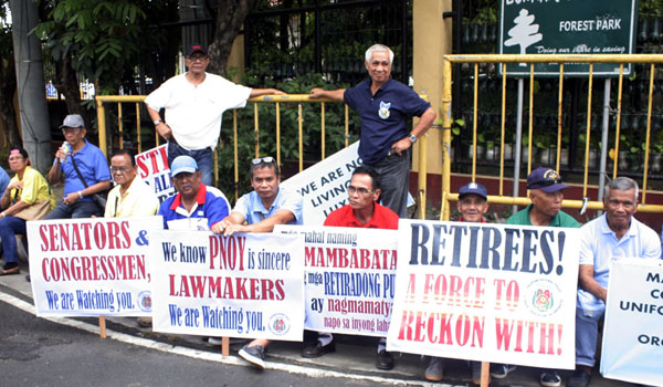 020416 protest senate retirees