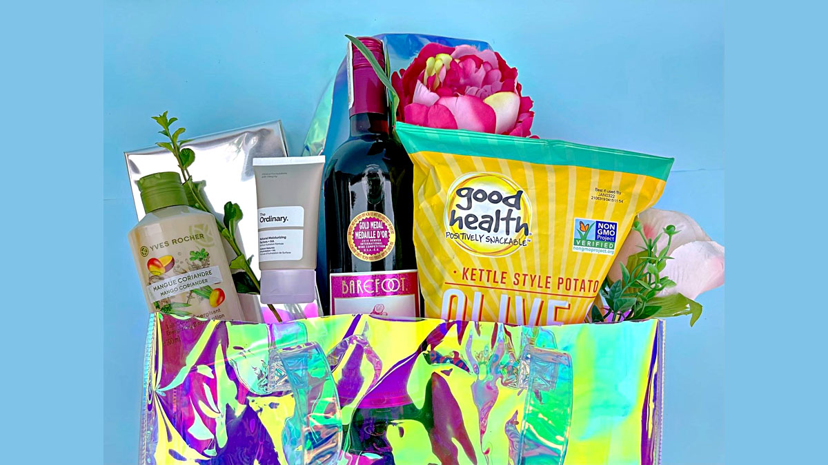 ‘Keep Glowing Strong’ with a glow bag and gadget giveaways at SM Aura and SM Southmall!