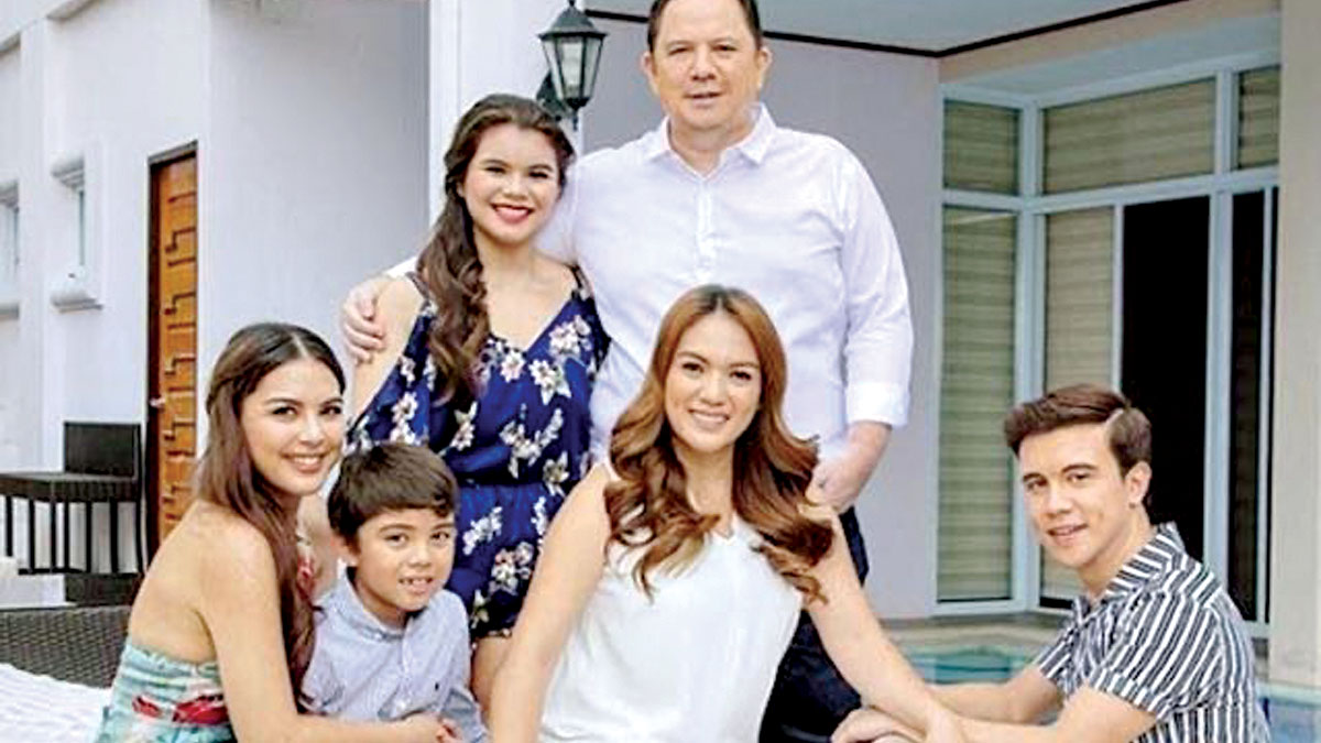 Slyvia Sanchez, Art Atayde, Arjo Atayde, Ria Atayde, Gela Atayde, Xavi Atayde