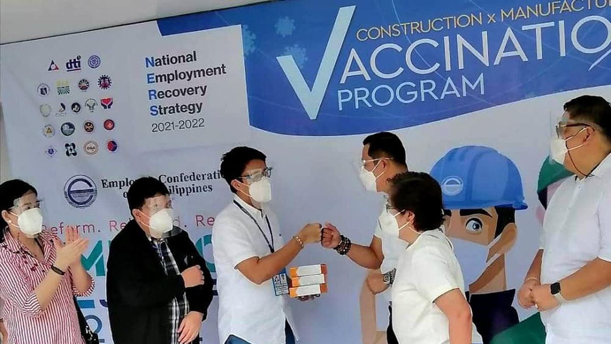 Daniel Fernando, Bulacan, Covid-19 vaccine