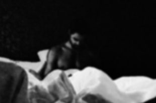 Blind Item, Mystery Man in Bed