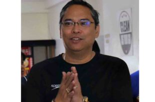 Eric Buhain Swimming