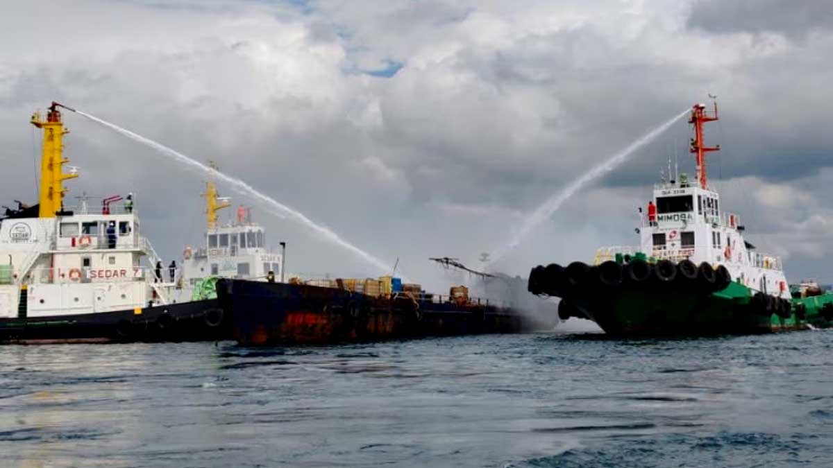 Fire Ship Bangka Barko Dagat Sea