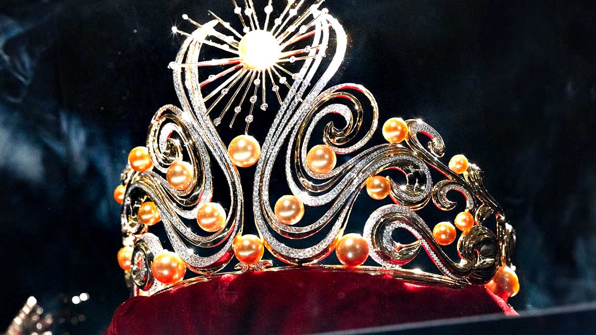 Miss Universe crown