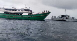 Sa Tawi-Tawi <br> 121 pasahero nasagip ng Navy mula sa stranded na barko