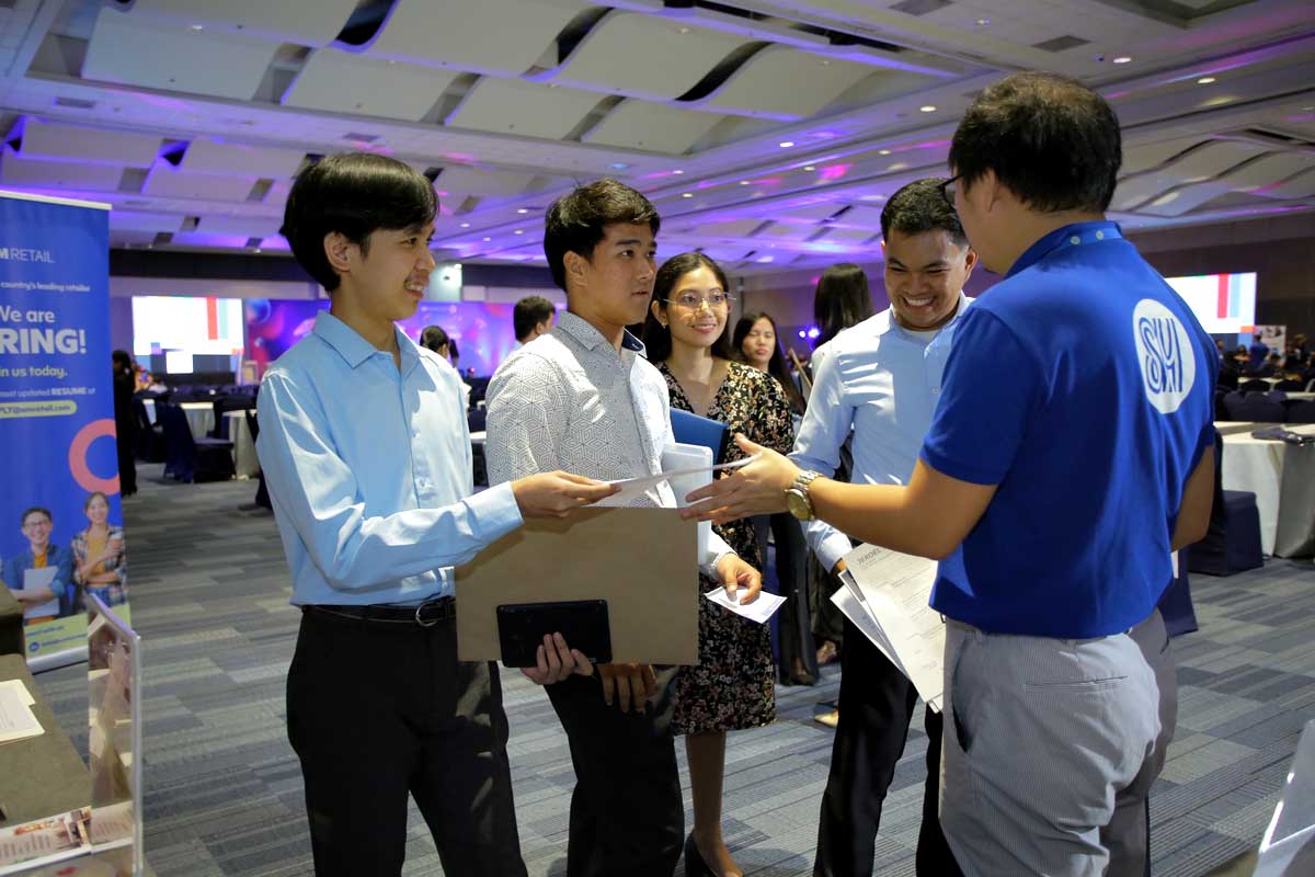 SM Foundation opens 2025 College Scholarship Application 4