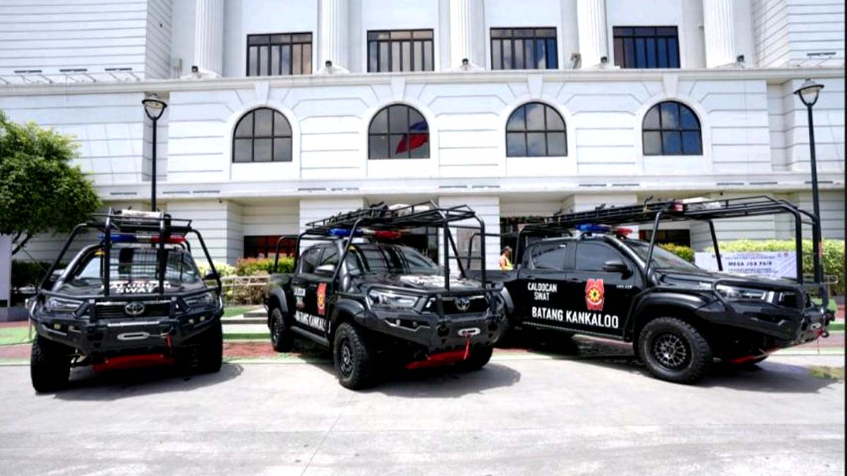 Caloocan LGU nagkaloob ng 3 trucks sa Police Station