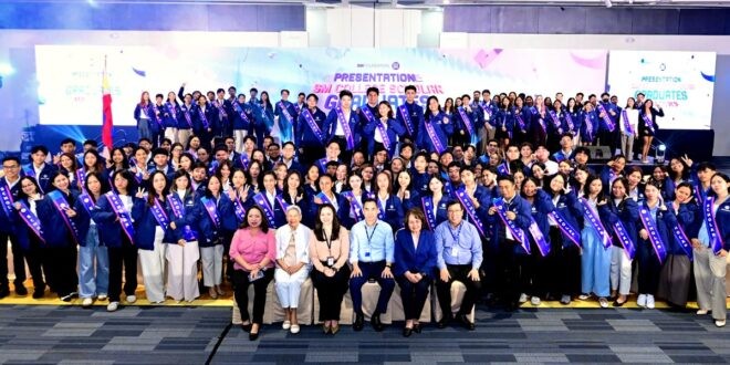 2025 SM Scholars with SM leaders