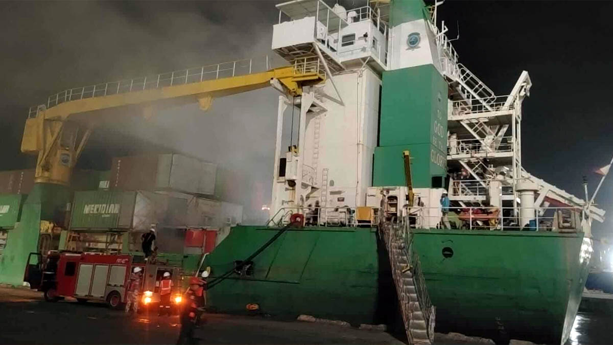Cargo ship fire Manila North Harbor