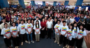 SM Holiday Job Fair + Upskilling Draw Hundreds at SM MOA