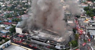 LANDERS SUPERSTORE SA FAIRVIEW NATUPOK <br> 5 fire volunteers iniimbestigahan