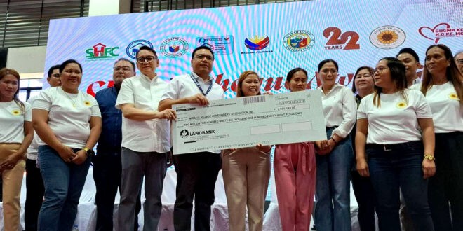 Over 360 Iloilo families get P50M housing aid from SHFC, DHSUD