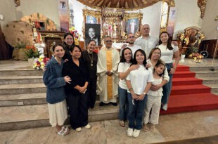 Nora Aunor Lotlot de Leon Kenneth de Leon Matet de Leon