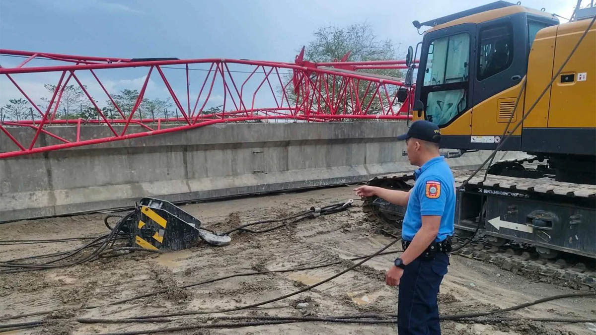 LABORER TODAS SA BIGA NG 10-TAON GINAGAWANG TULAY SA ABRA DE ILOG Occidental Mindoro
