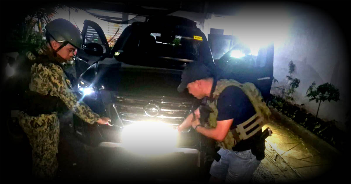 Black Nissan Terrano Quezon Police